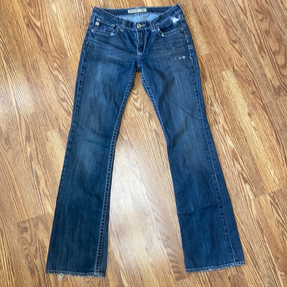 Big Star Women’s distressed Hazel Jeans 29XL